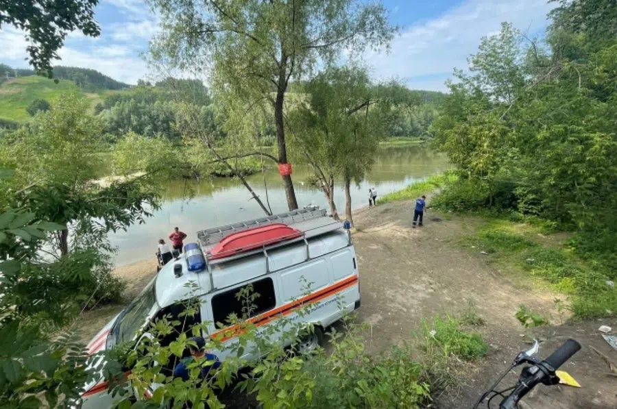 Пропавшего на реке подростка ищут спасатели в Новосибирске