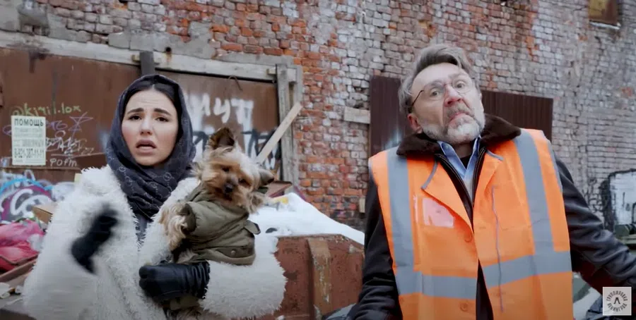 Сергей Шнуров снял новый клип про мусорную реформу в Санкт-Петербурге. «Пока так» набрал 1 млн просмотров за сутки