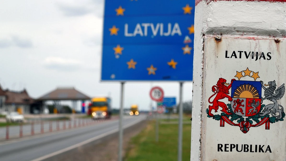 Россиян, въезжающих в Латвию, заставляют письменно осуждать спецоперацию на Украине