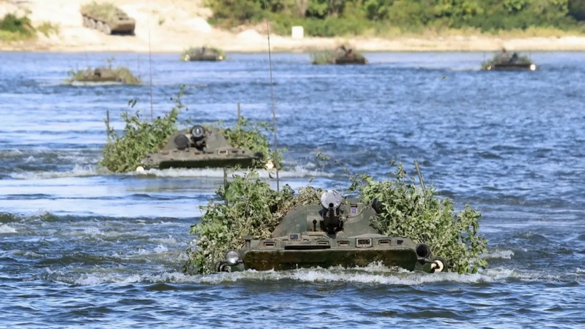 В Херсоне после отвода войск армии Украины и России стоят друг против друга через реку: как форсировали реки во время военных операций – примеры истории