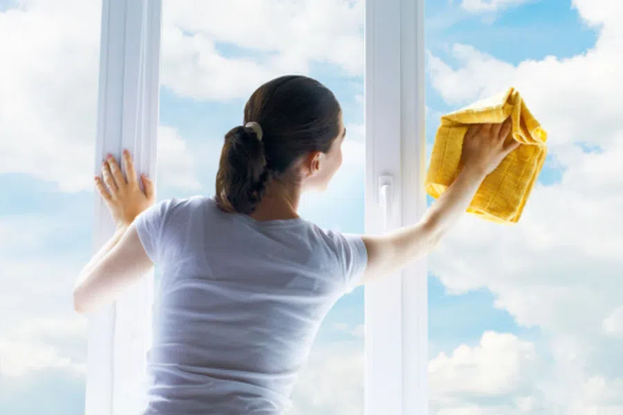 Как помыть окна зимой снаружи при помощи всего трех продуктов: лучшие советы