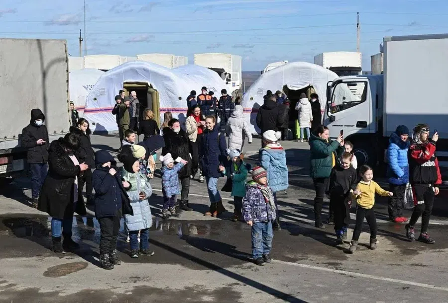 Дети беженцев из Донбасса пойдут в российские школы с 21 февраля