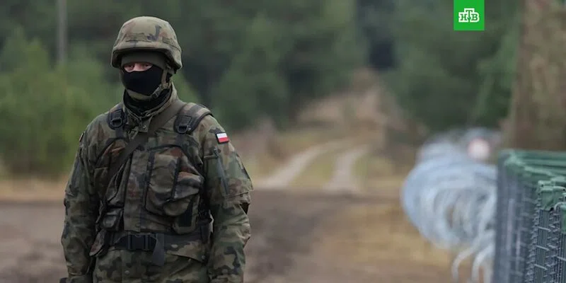 Польский солдат погиб на границе с Белоруссией, где собралось около 2000 беженцев
