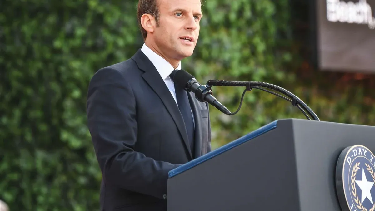 «Мы защитим семьи от роста цены на газ» Президент Франции отказался платить в рублях за российское топливо