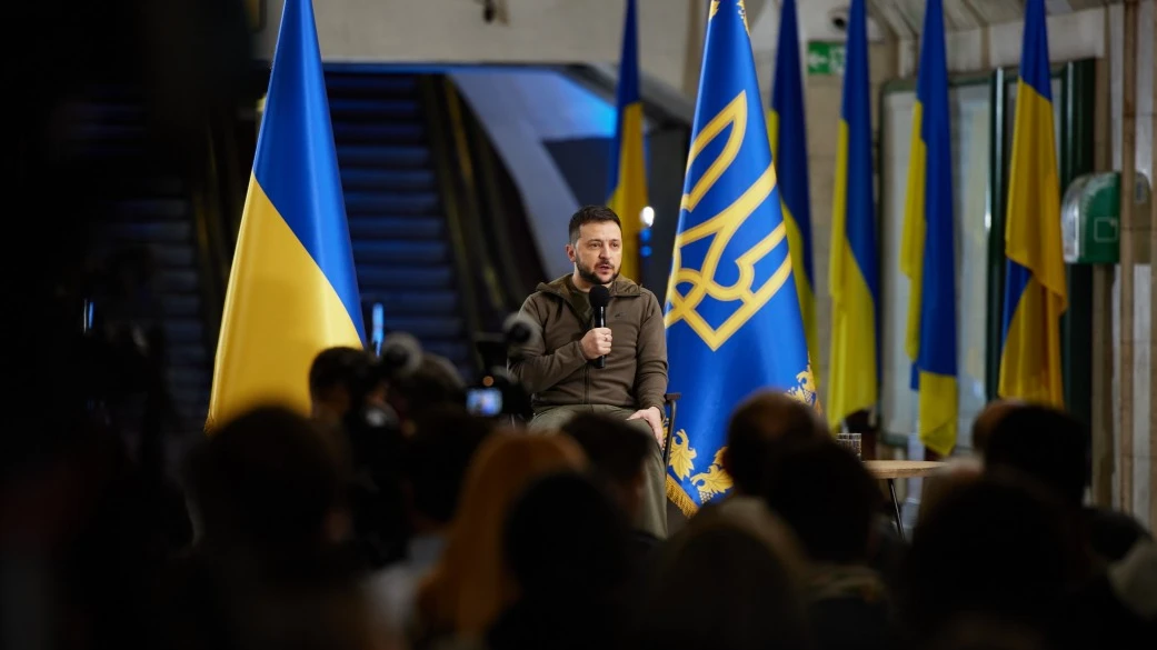 «Мы ждем не просто подарков или тортов» Зеленский призвал лидеров ЕС и США приезжать в Киев не с пустыми руками 