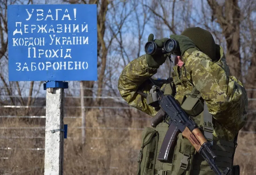 Более 820 объектов на Украине разрушила армия России, завили в Минобороны. Потери с двух сторон на 26 февраля