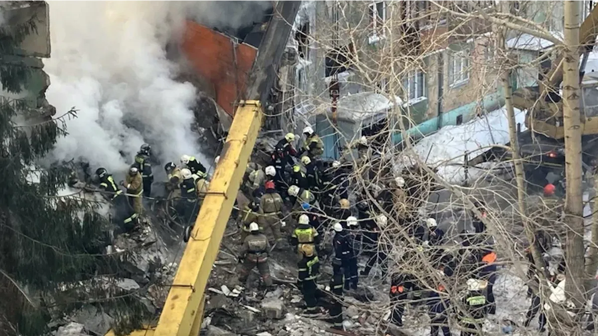 В Новосибирске задержали «лже-газовщиков» подозреваемых во взрыве жилого дома на улице Линейной. Под завалами нашли тела 8 сибиряков