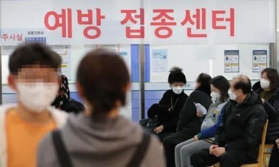 Прививку от коронавируса по ошибке поставили 7-месячному младенцу: Ввели "взрослую" дозу Moderna в Южной Корее