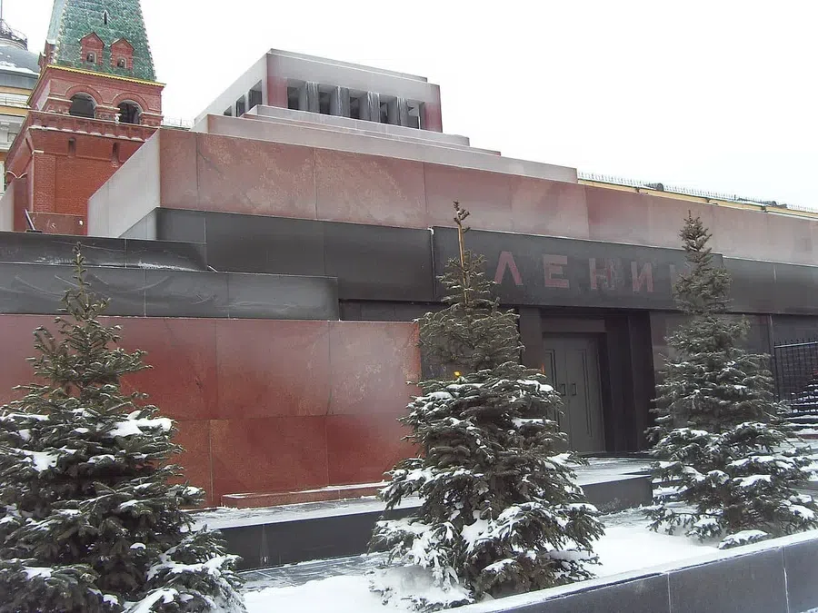 Кладбище на Красной площади призвал ликвидировать вице-спикер Госдумы. А Ленина - похоронить