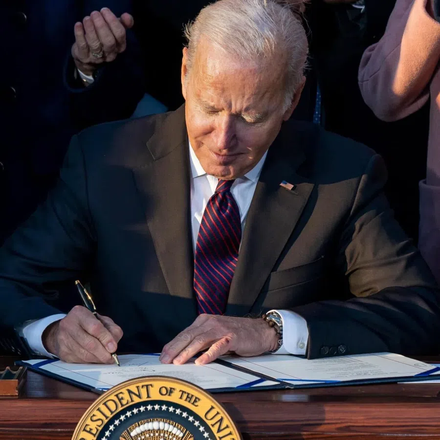 Президенту США Джо Байдену удалили предраковую опухоль из восходящей кишки