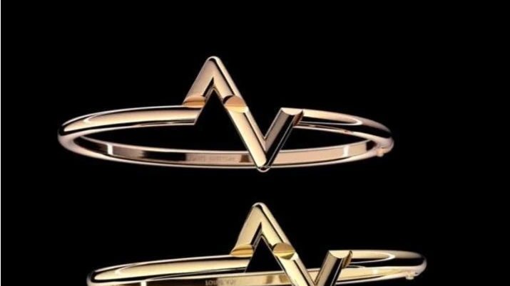 Браслеты Louis Vuitton напомнили букву Z. Фото: Instagram Louis Vuitton
