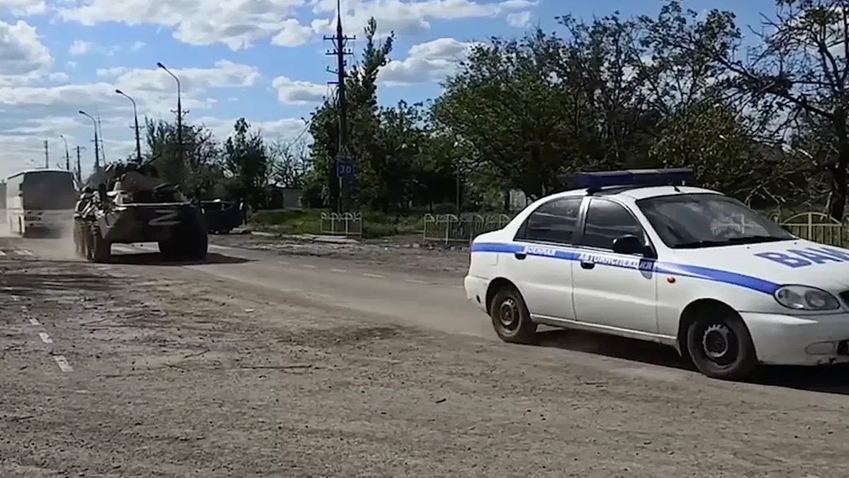 Опубликовано новое видео с вывозом военнопленных с «Азовстали» в тюрьму города Оленовка. Пушилин заявил, что их ждет трибунал