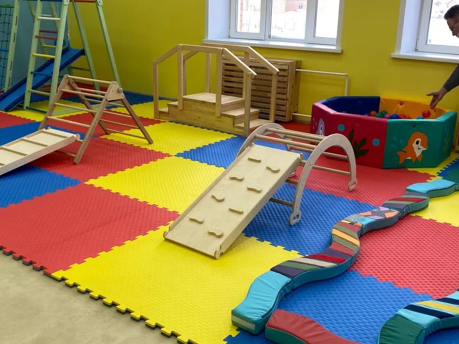 Детские сады Новосибирской области не планируют закрывать на карантин. Локдауна нет, объяснил министр Сергей Федорчук