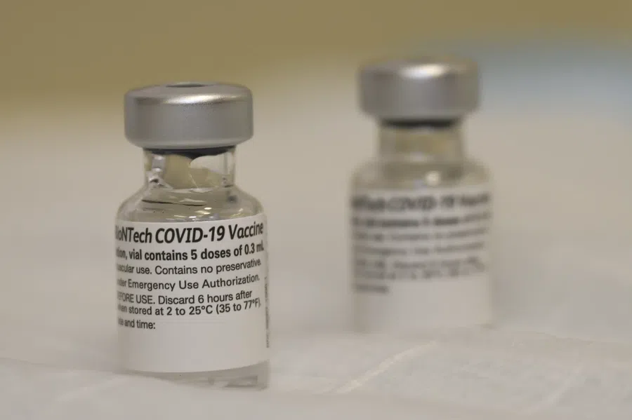 Pfizer выпускает третью дозу вакцины против коронавируса