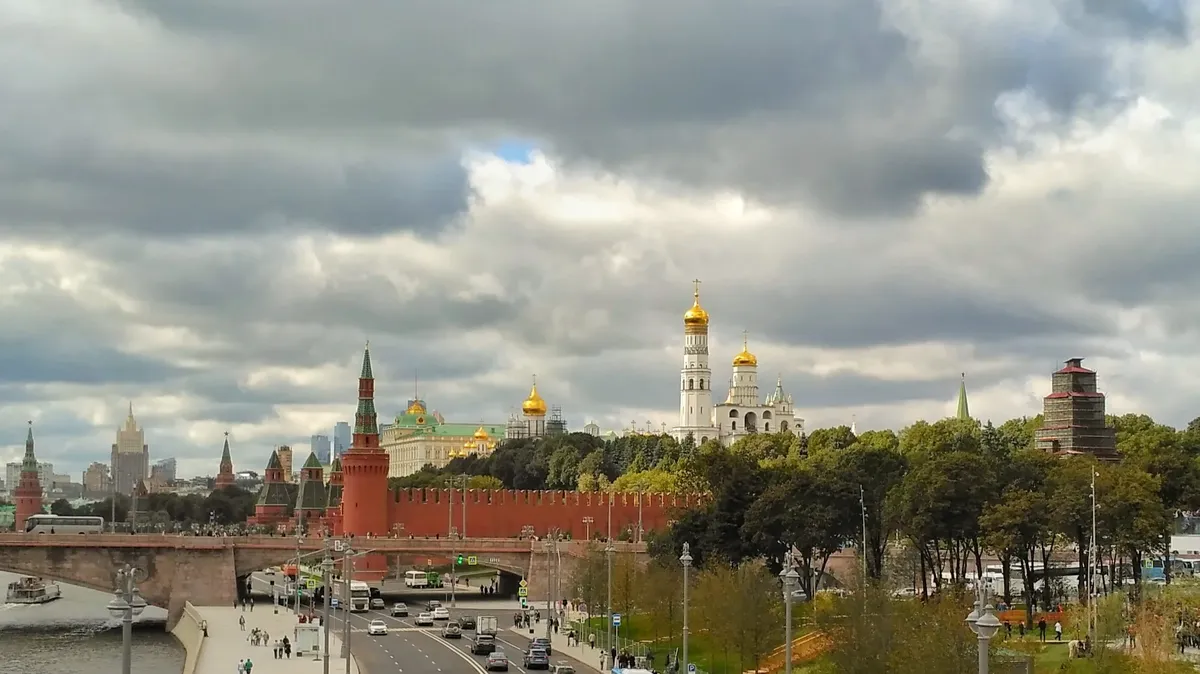 Москву сковал аномальный холод: градусник снизился сразу на 15 градусов до +12 – каким будет сентябрь для москвичей и когда ждать бабье лето 