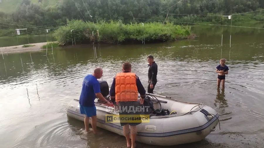 Тело утонувшего 7-летнего мальчика вытащили из реки Иня в Новосибирске