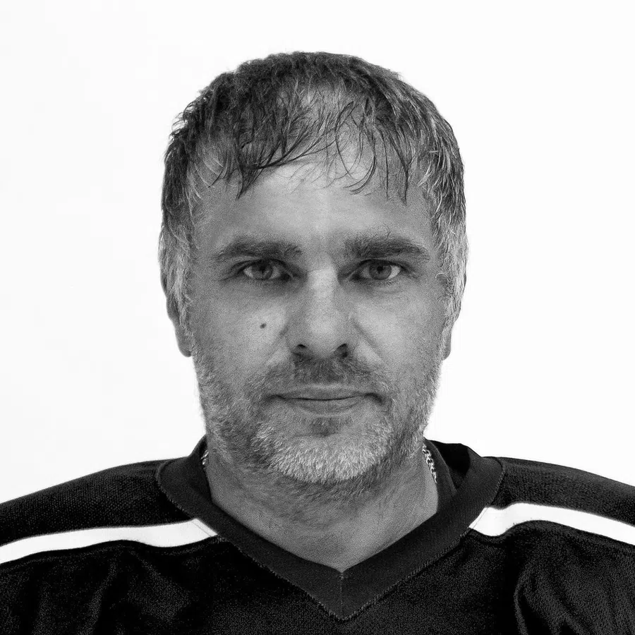 В Новосибирске хоккеист Константин Гнездилов скончался сразу после матча на стадионе СКА