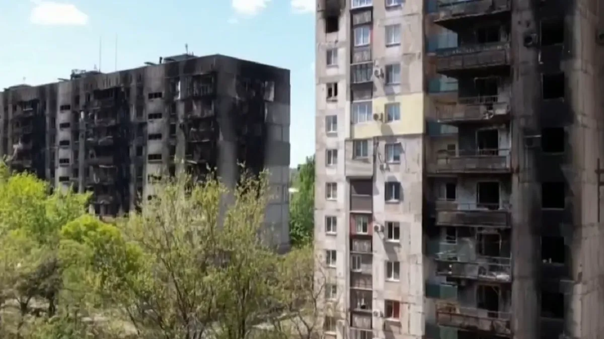 Появились уникальные кадры жилых кварталов около комбината «Азовсталь». Фото: скриншот с видео