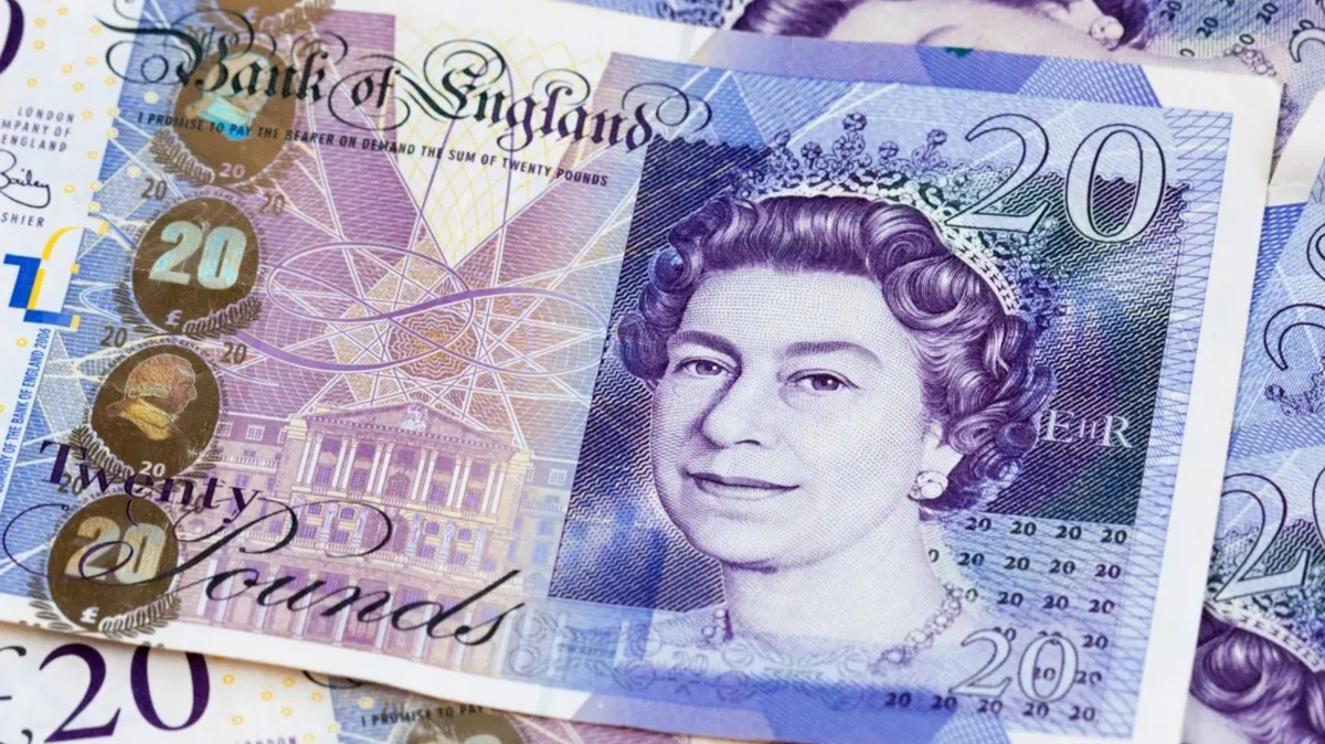Великобритания вводит запрет на использование фунтов стерлингов и банкнот стран ЕС в России