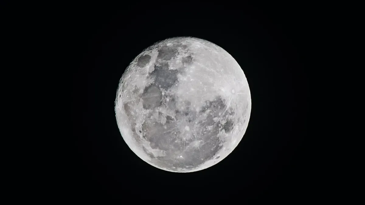 Лунное затмение будет нести в себе множество опасностей. Фото: Pexels.com