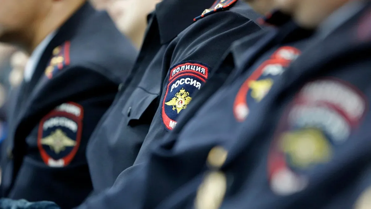 МВД уточнило, какой категории полицейских резко поднимают зарплаты в России. Какую заработную плату в среднем получают сотрудники полиции и Росгвардии в 2022 году