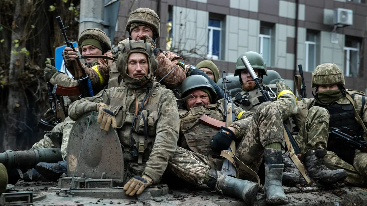 Герой России Липовой рассказал о том, почему ВСУ не отступают из Авдеевки — «расстреливают отступающих»