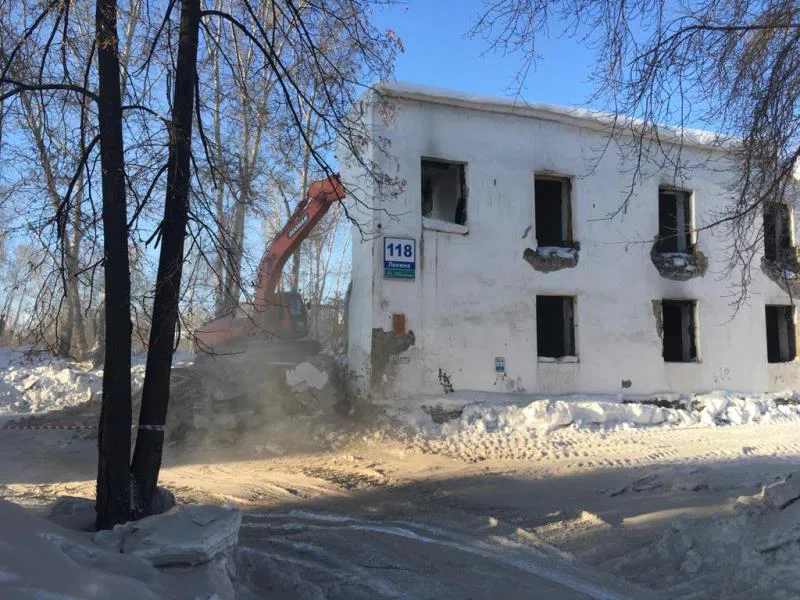 В Бердске девять ветхих и аварийных домов не могут снести из-за судов владельцев «квадратов»: Список опасных многоэтажек