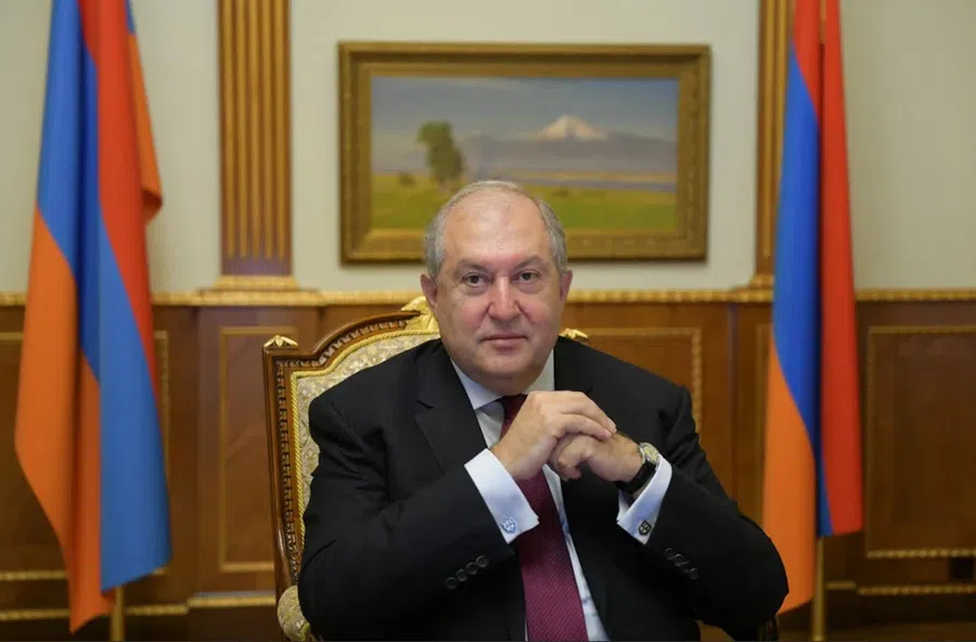 Президент Армении Армен Саркисян подал в отставку из-за нехватки полномочий