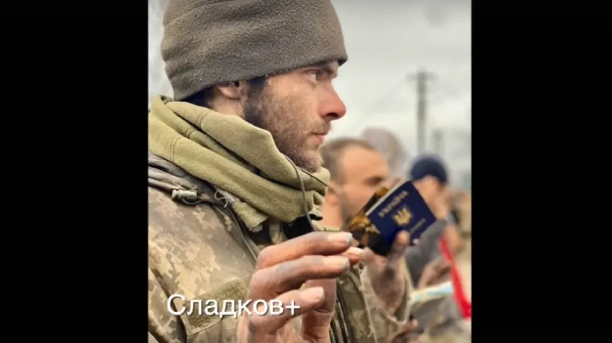 1000 морских пехотинцев ВСУ сдаются в плен с «Азовстали» в Мариуполе – на видео военкора Сладкова