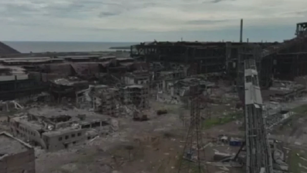 Разруха и руины: кадры с завода «Азовсталь». Фото: скриншот с видео