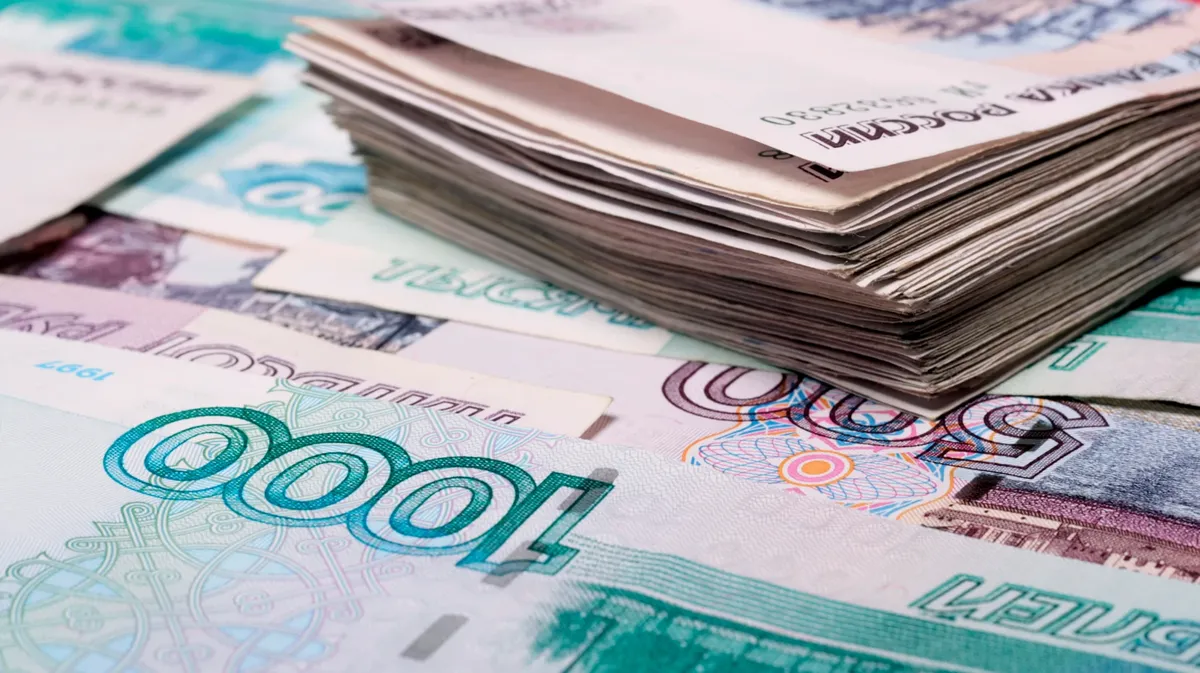 Выплату до 30 тысяч рублей могут получить российские пенсионеры и инвалиды от службы соцзащиты – какой категории положены деньги