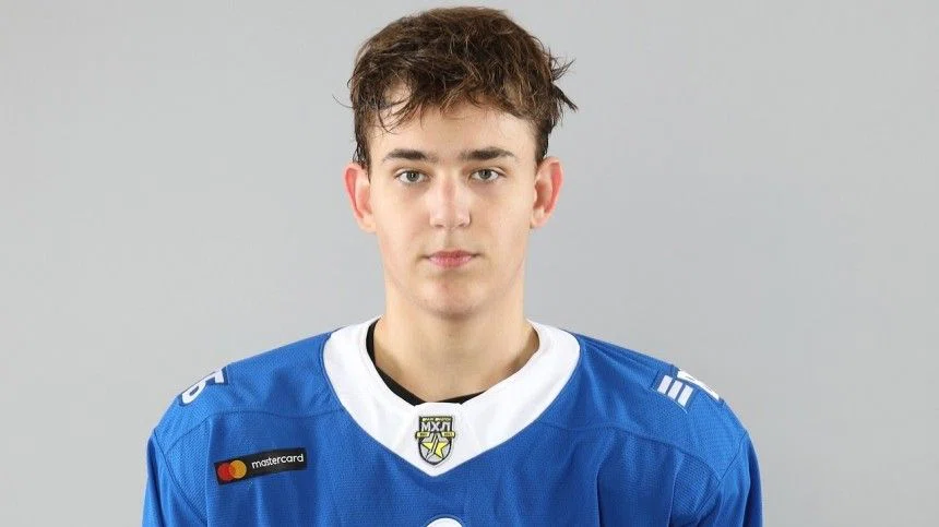 16-летнего хоккеиста "Динамо" ввели в кому и экстренно прооперировали после обморока на матче