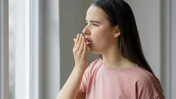 Если ваш неприятный запах изо рта все еще сохраняется, несмотря на попытки лечения, это может быть что-то более серьезное. Фото: Getty