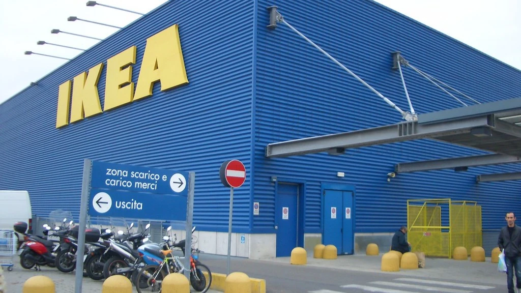 IKEA проведет последнюю распродажу 5 июля: как с большой скидкой купить текстиль и мебель на сайте 