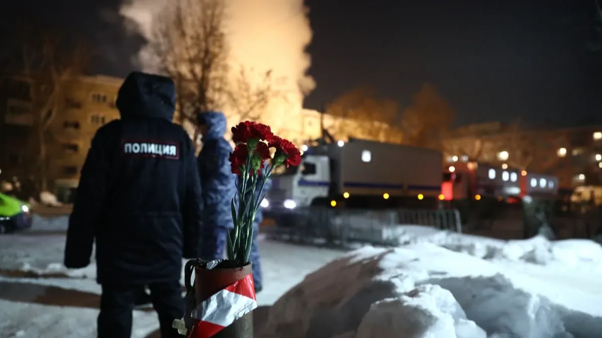 «Плиты начали расходиться» МЧС предупреждает об угрозе обрушения взорвавшегося дома в Новосибирске