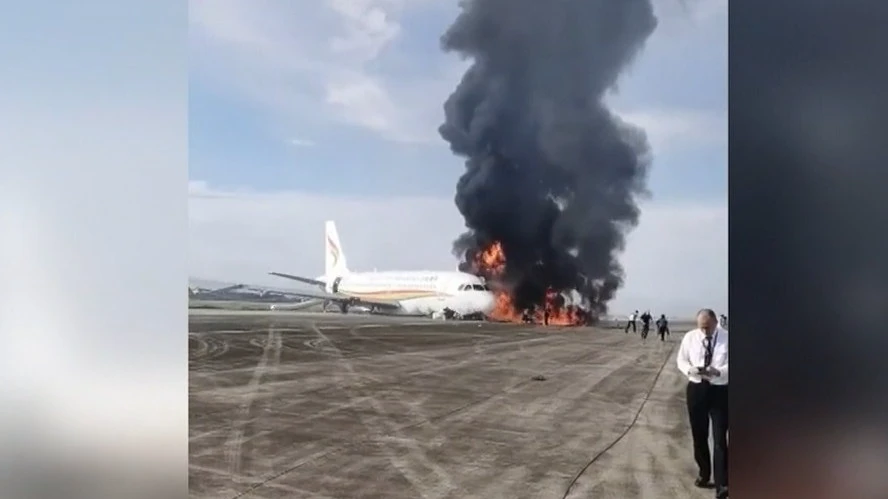 Самолет загорелся при взлете. Фото: edition.cnn.com