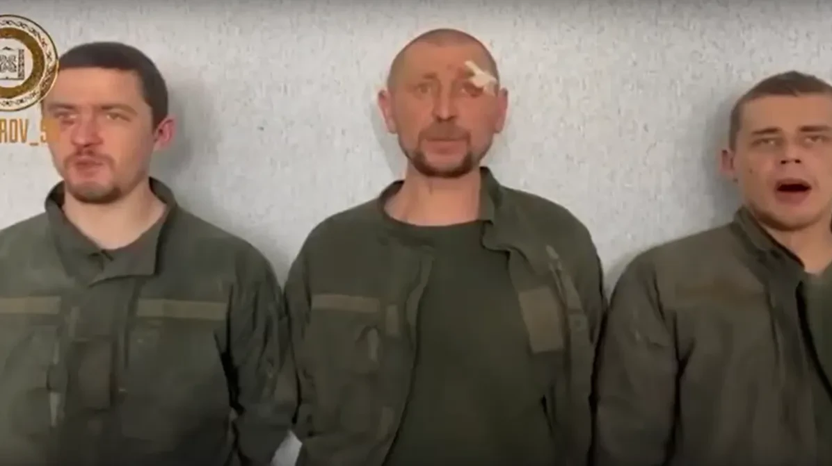Военнопленные ВСУ кричат "Ахмат - Сила". Фото: скриншот с видео Рамзана Кадырова