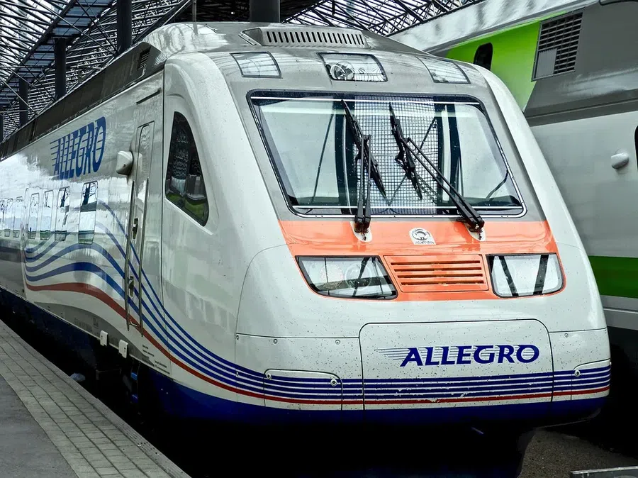 Россияне массово уезжают в Финляндию. Билеты на поезд из Санкт-Петербурга раскупают, как горячие пирожки