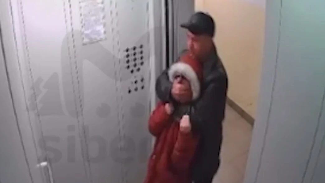«Я из-за вас описалась» В Томске 47-летний мужчина затащил девочку в лифт и начал душить
