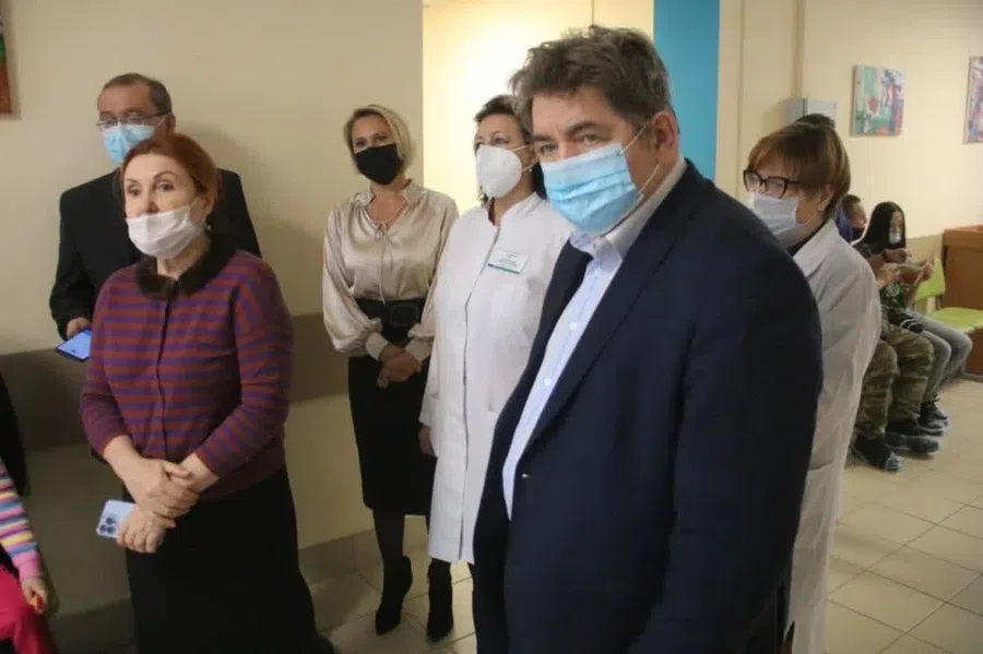 Острой нехваткой педиатров в поликлиниках Бердска займется детский омбудсмен. Родители жалуются на огромные очереди