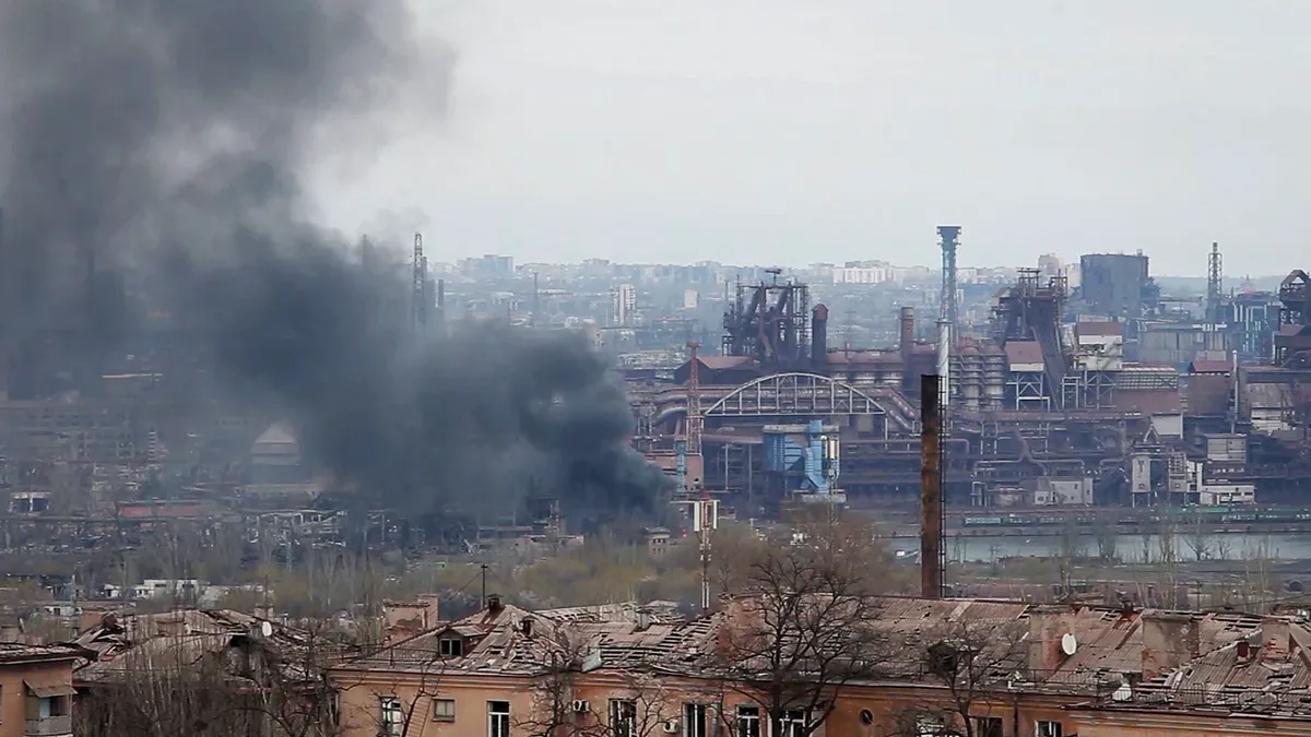 С «Азовстали» сдались почти 2,5 тысячи военных Украины. Фото: CNN