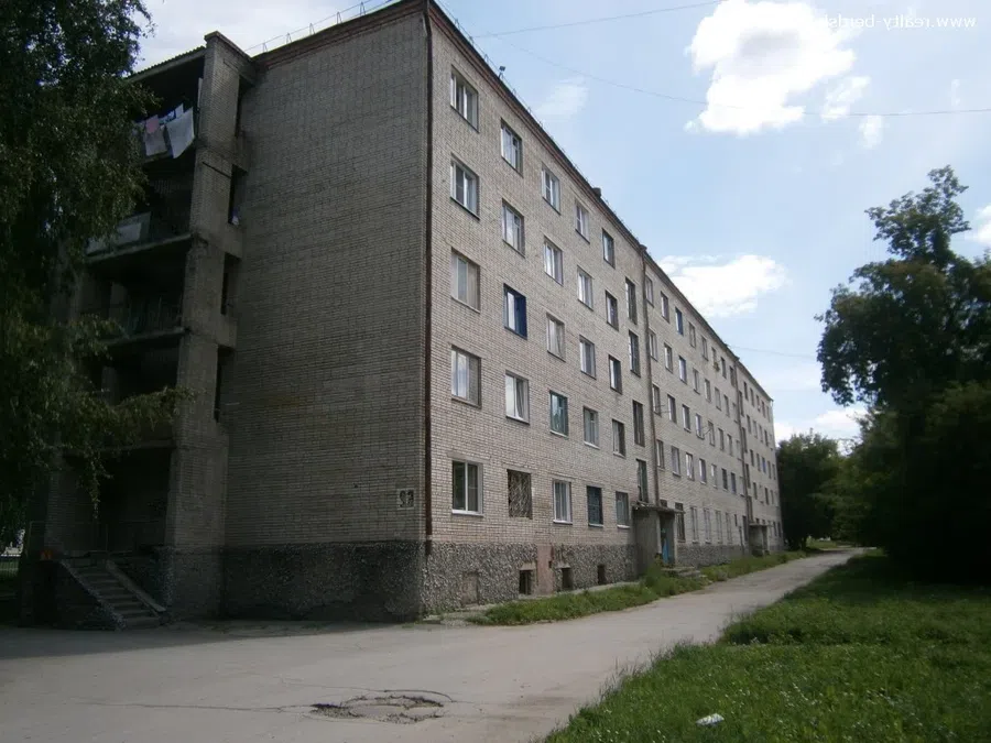 "Прибабахнутый сосед": Развел опарышей и будит по ночам соседей житель общежития в Бердске