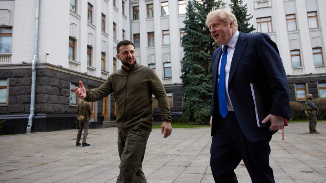 Зеленский рад, Борис Джонсон берет шефство над Киевом и поможет его восстановить после военной операции