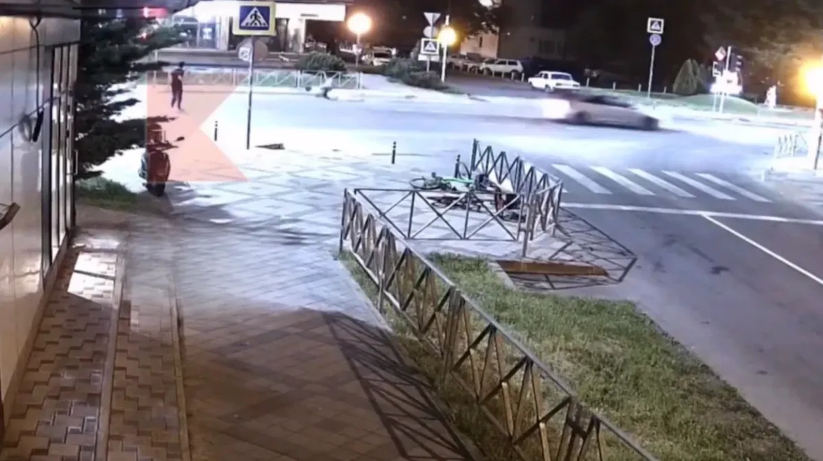 В Краснодаре водитель иномарки сбил пешехода и скрылся с места ДТП