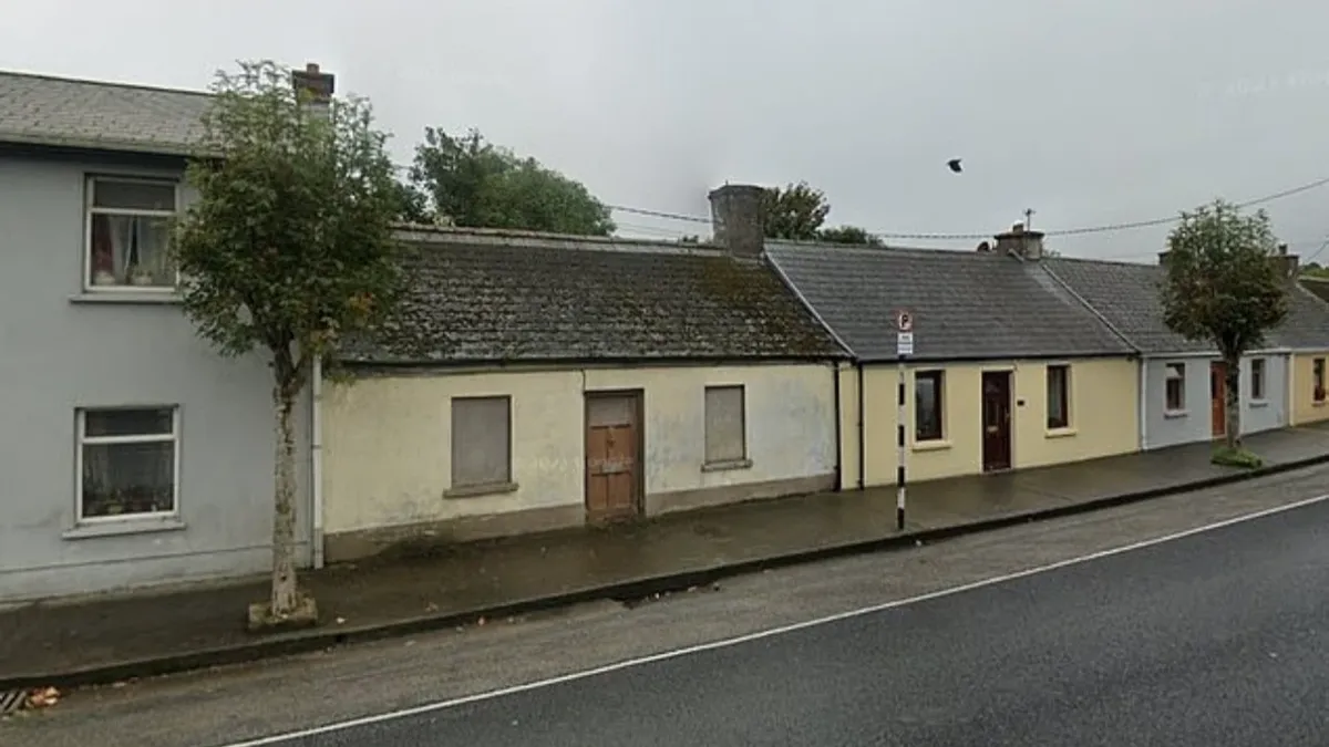 Тело было найдено в заброшенном, заколоченном доме на Бичер-стрит в Мэллоу, графство Корк в Ирландии (на фото) 13 января. Фото: dailymail.co.uk
