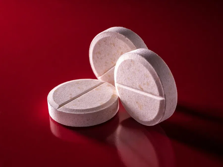 Аспирин для предотвращения сердечных приступов: стоит ли принимать?
