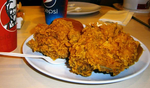От желающих поесть знаменитые быстрые блюда с курицей не будет отбоя, уверены власти