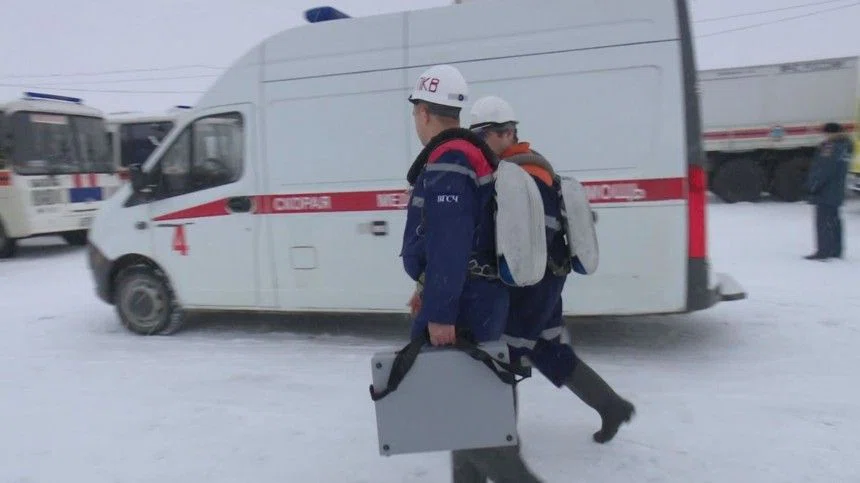 Погибшими нашли троих из пяти пропавших спасателей в шахте Кузбасса, где на пожаре погибло 11 горняков