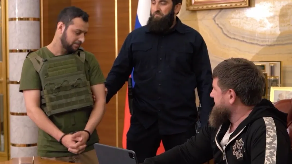 «Зеленского» привели к Кадырову, где он извинился и захотел вступить в батальон «Ахмат» - «простите засранца»