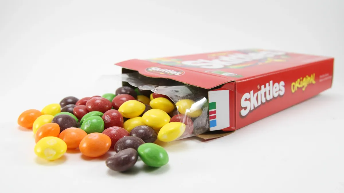 На Skittles подали в суд, в продукте компании обнаружили токсины повреждающие ДНК и вызывающие повреждения мозга и внутренних органов